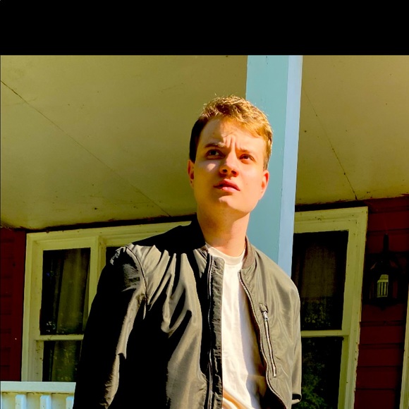 Meet your Posher, Hunter - Picture 1 of 1